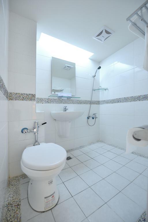Ing Wang Hotel Tajnan Kültér fotó